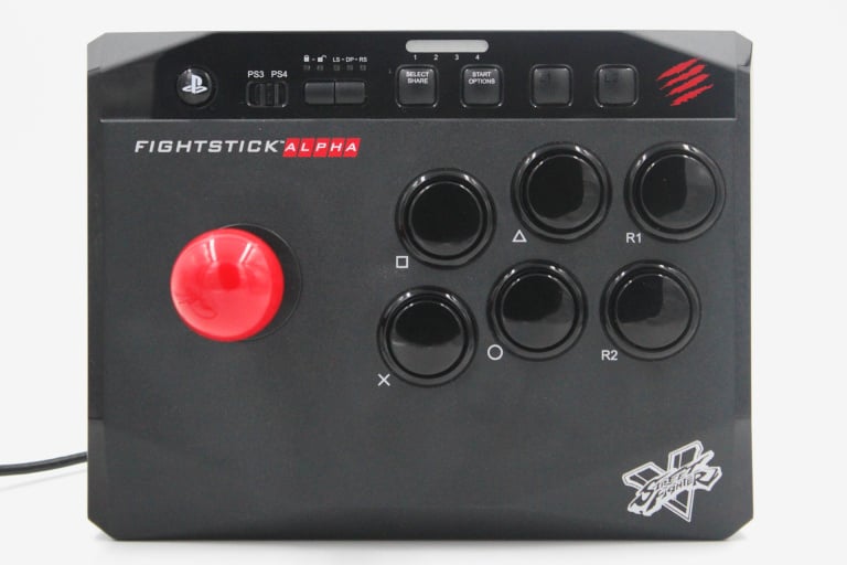 Test du Mad Catz Arcade FightStick Alpha : Joueurs exigeants s'abstenir